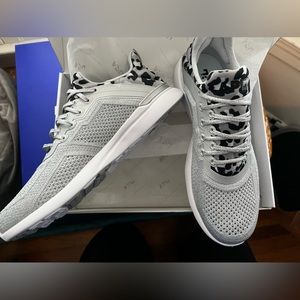 Brand New APL TechLoom Tracer- silver and leopard 10.5W